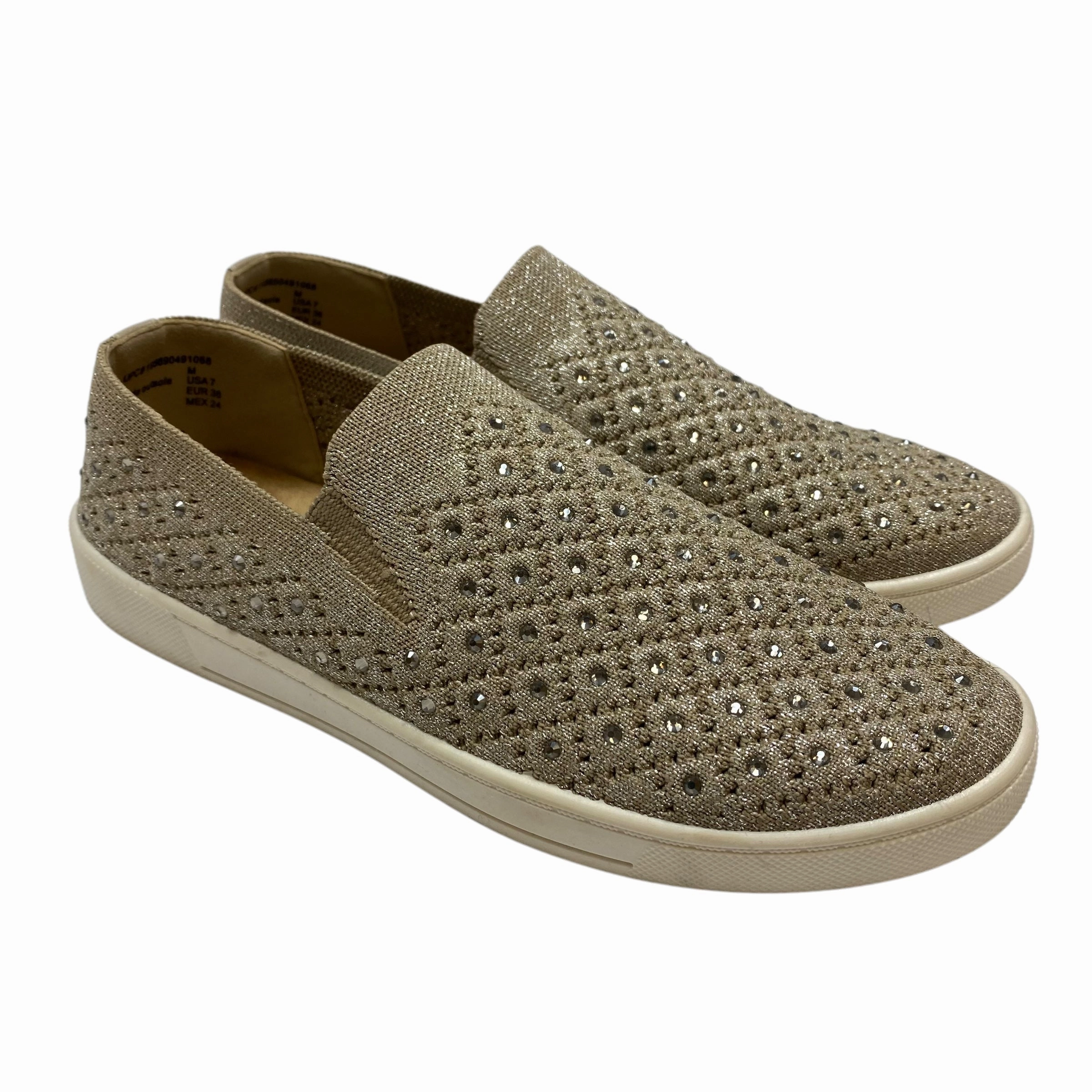 740 Casual Shoes Sneakers By White Mountain In Gold, Size: 7