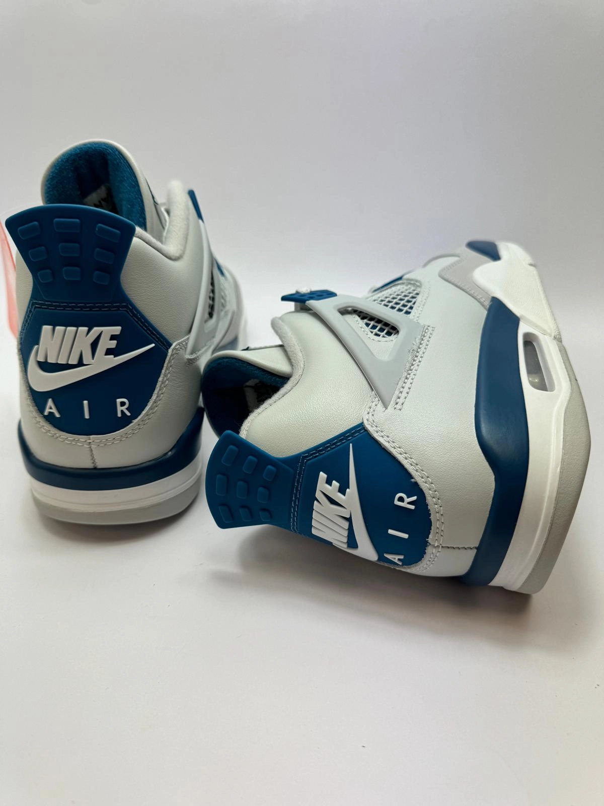 Sneakers Standing All Day Jordan 4 Retro "Military Blue (2024)"