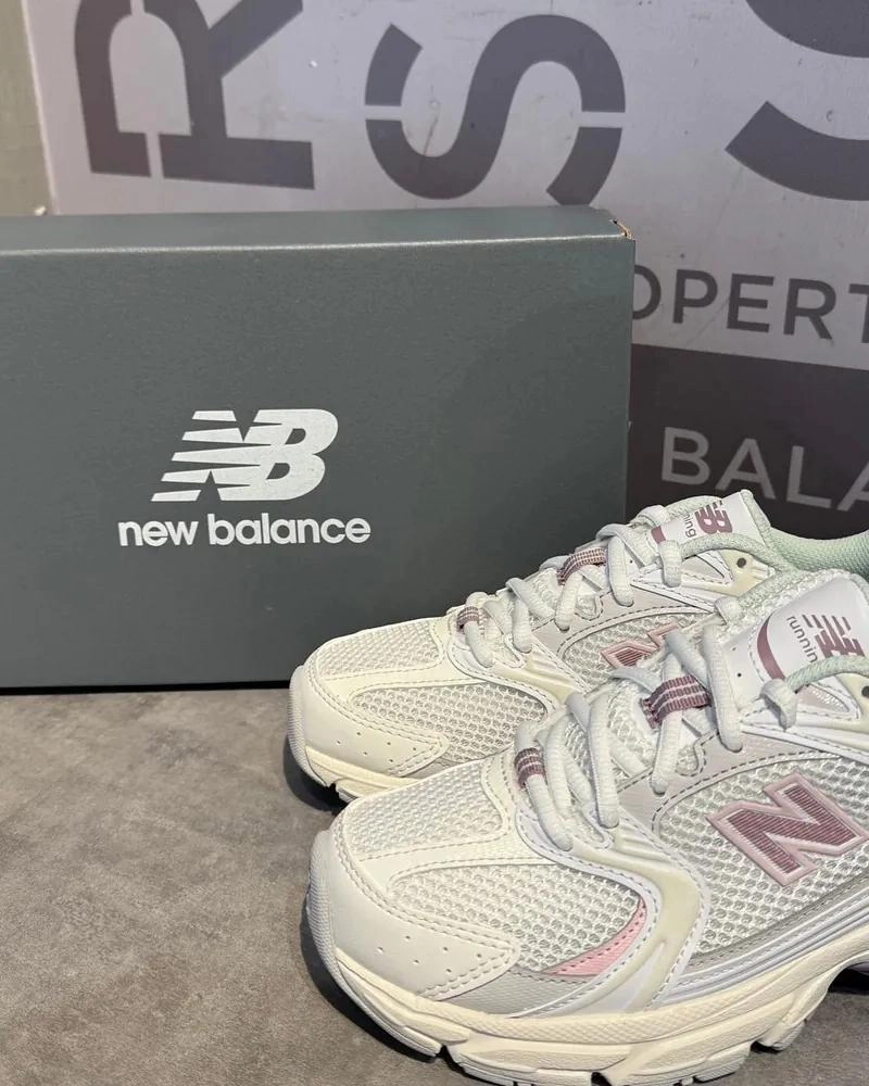 NEW BALANCE 530 | ICE WINE New Balance Plate Shoes