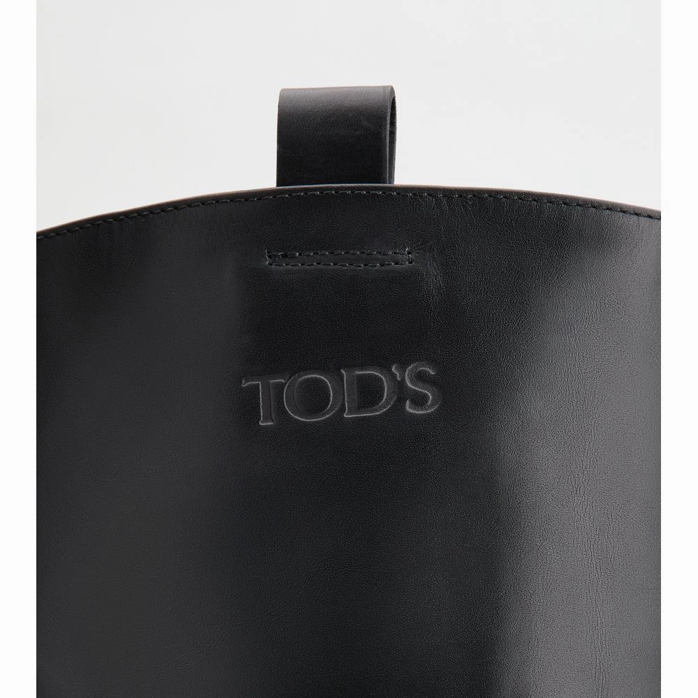 Combat Heel Boots That Goes Up To The Shins Platform Boots in Leather