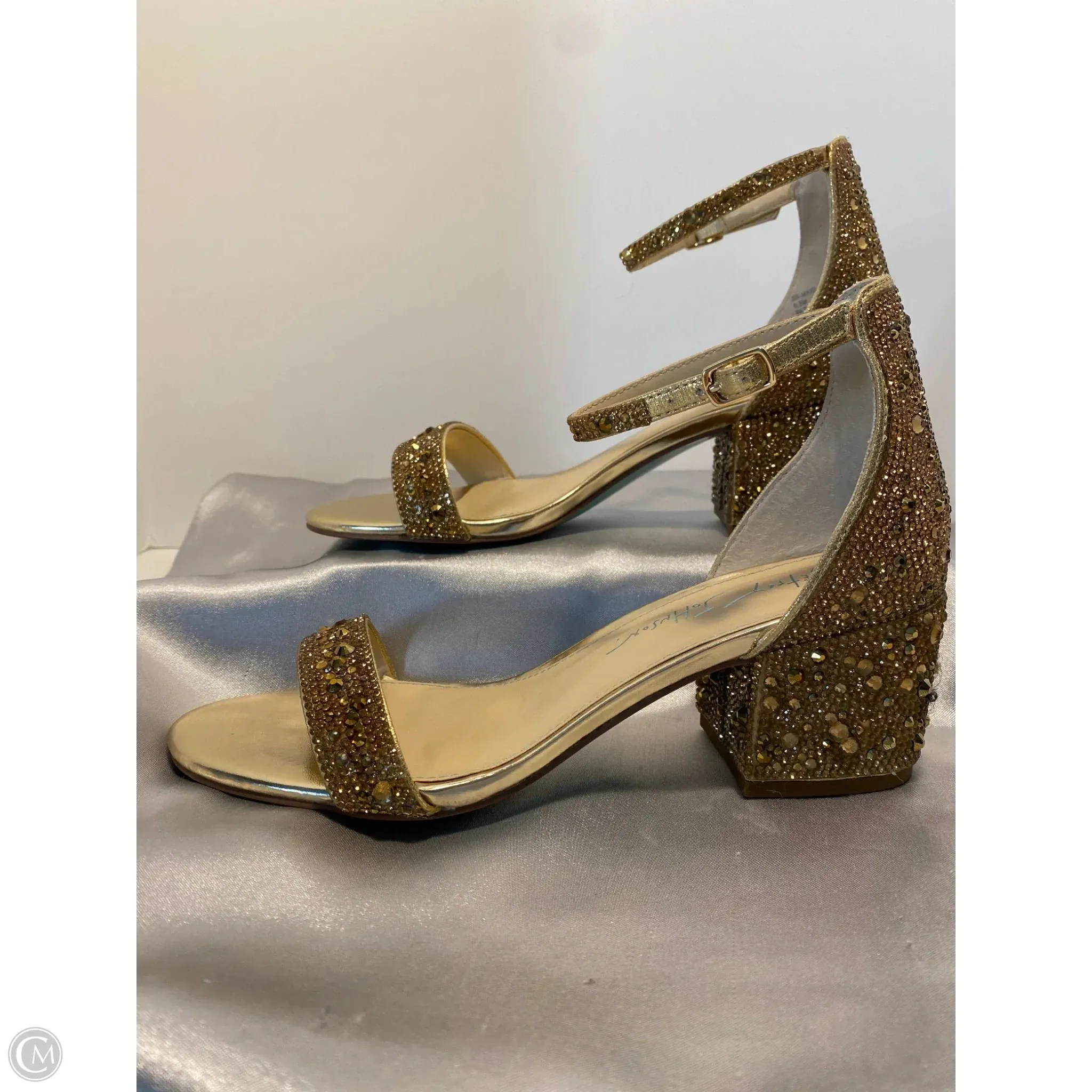 Shoes Heels Block By Betsey Johnson In Gold, Size: 6.5 Woodland Brown Casual Shoes