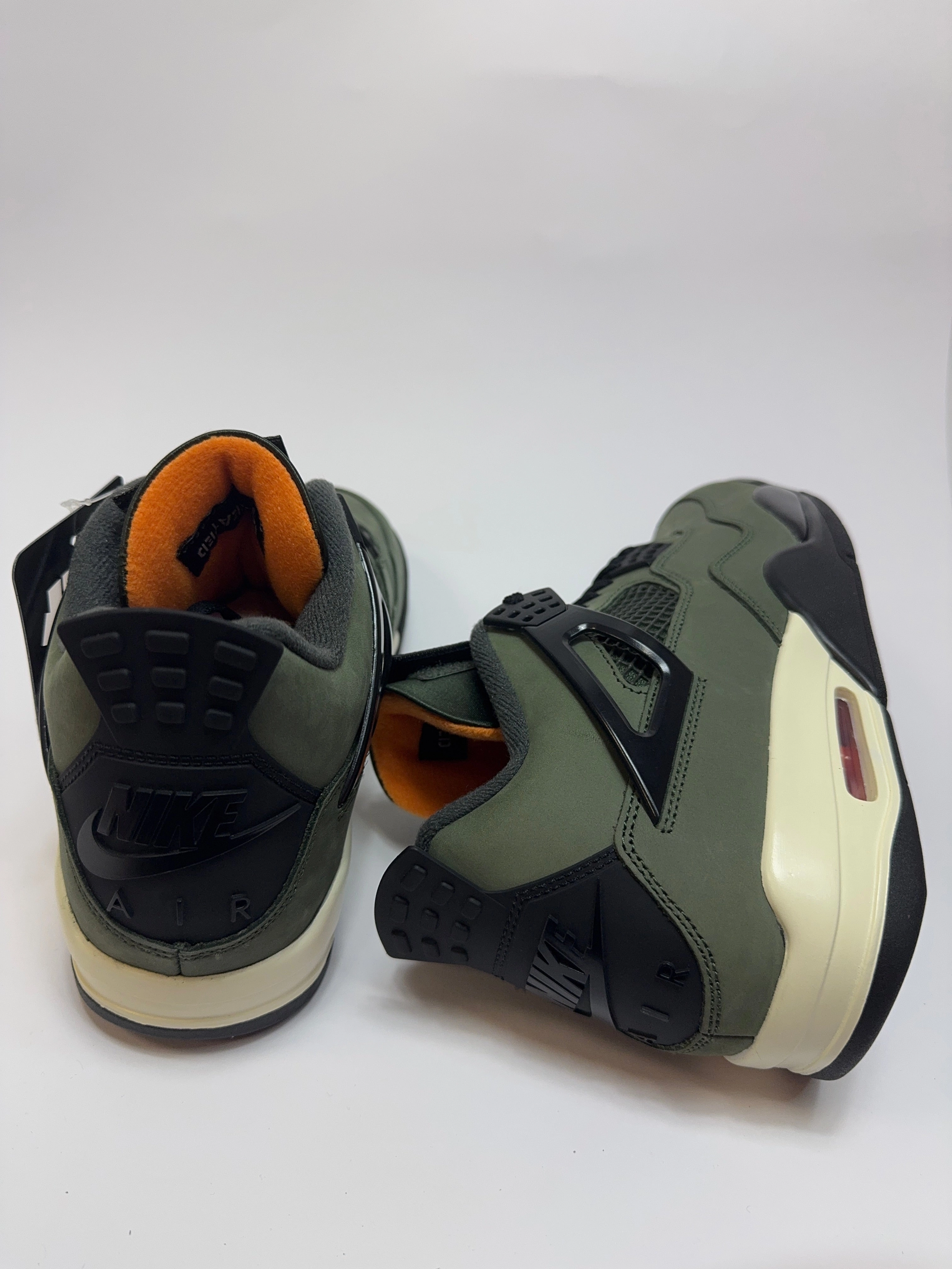 Olukai Sneakers Jordan 4 Retro OG SP "Undefeated" (2025)