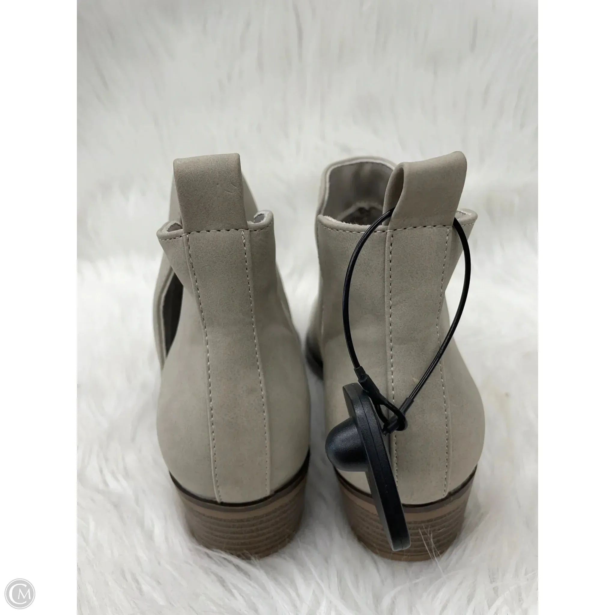 Boots Croc Boots Ankle Flats By Serra In Grey, Size: 7