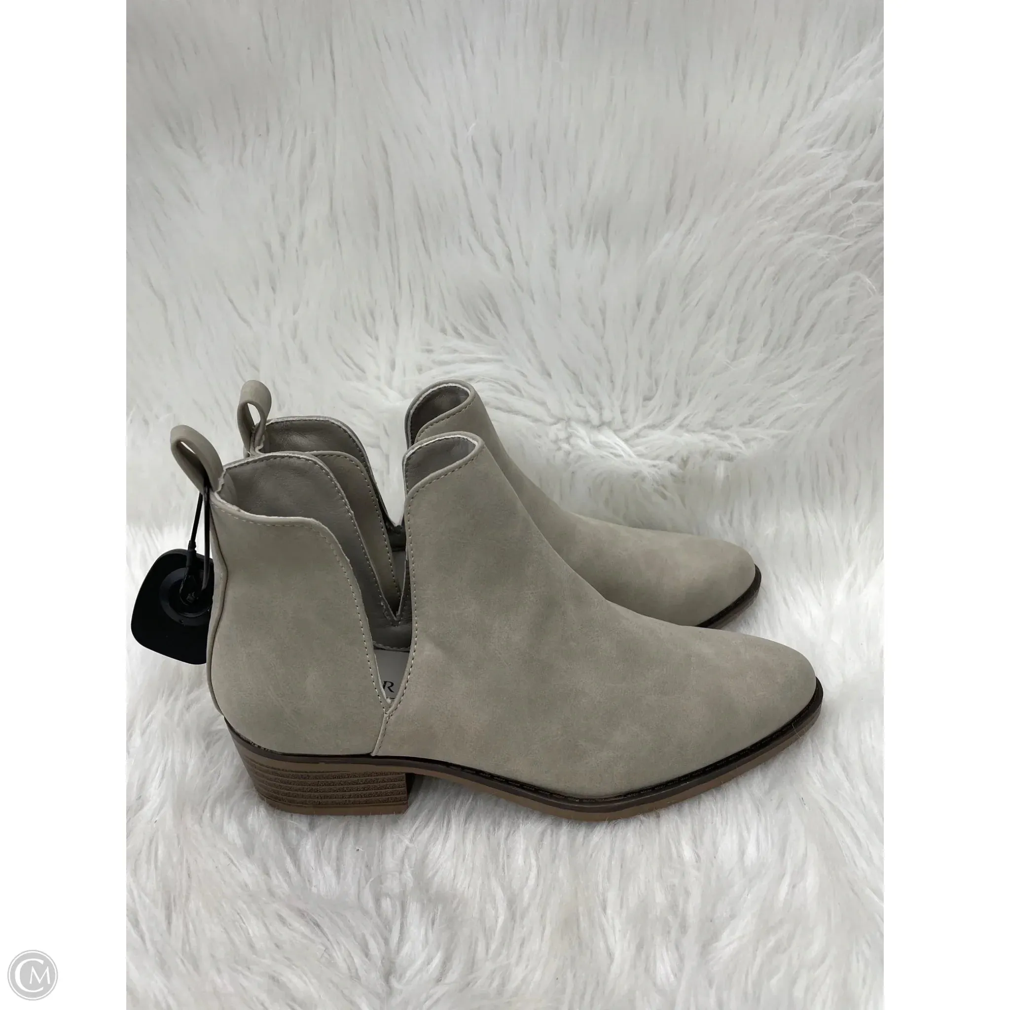 Boots Ankle Flats By Serra In Grey, Size: 7 Comp Boots