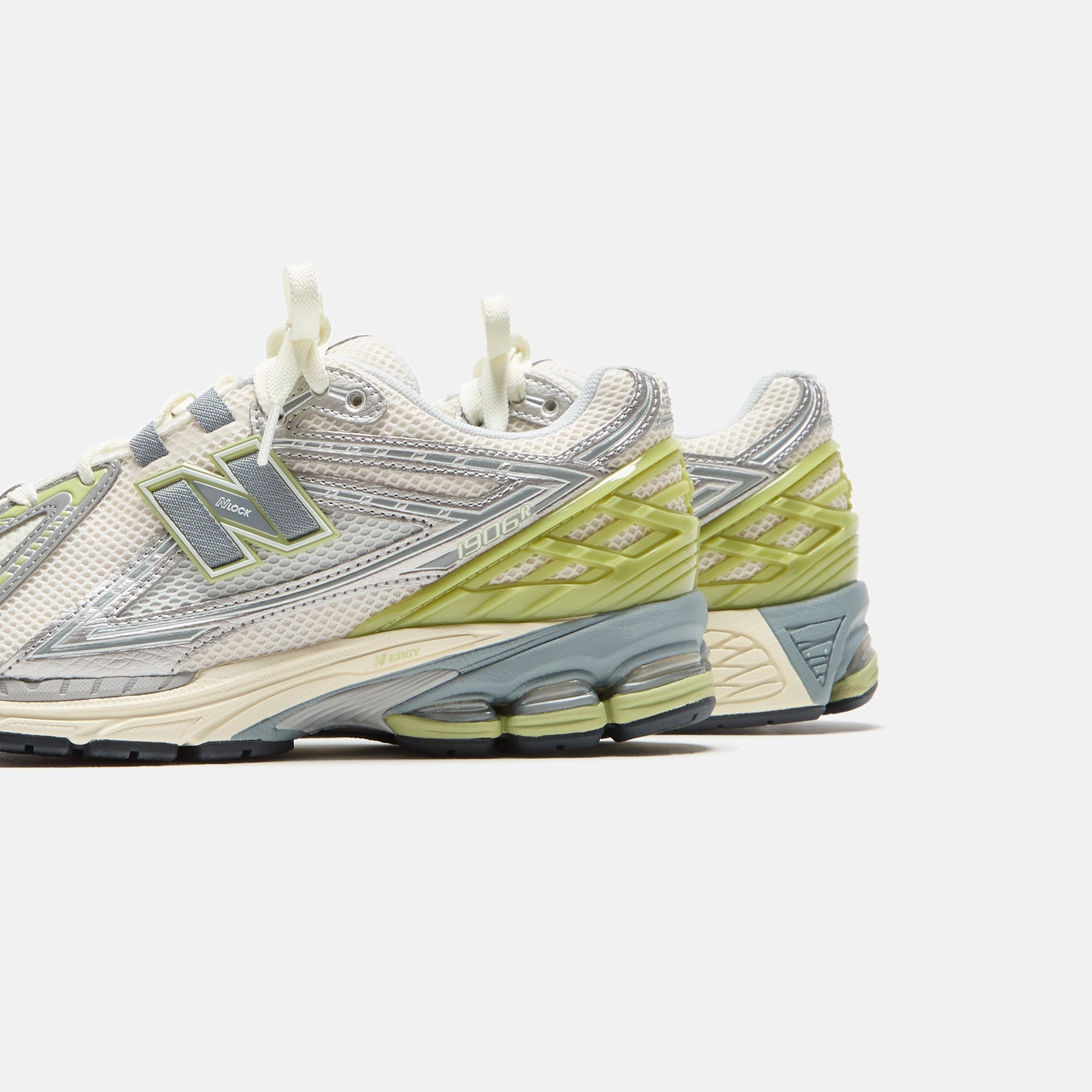 New Balance 928v3 Women's (RTV) New Balance 1906R - White / Silver / Cactus