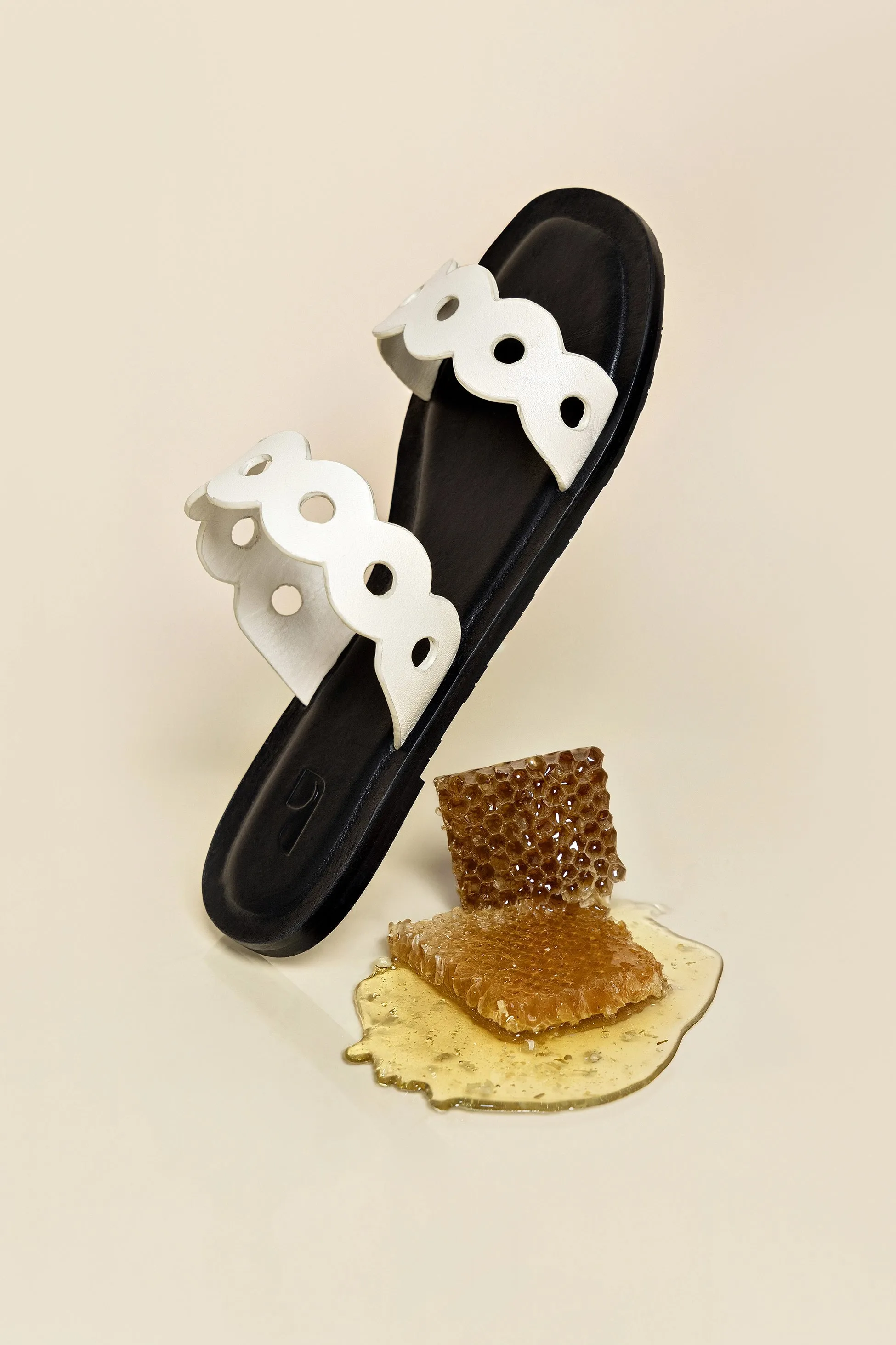 Slip On Casual Shoe Florence Flat Mule In Ivory Leather