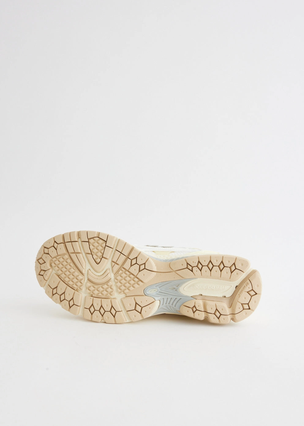 1906R Lunar New Year 'Ivory' Sneakers New Balance 725 Neon Nights