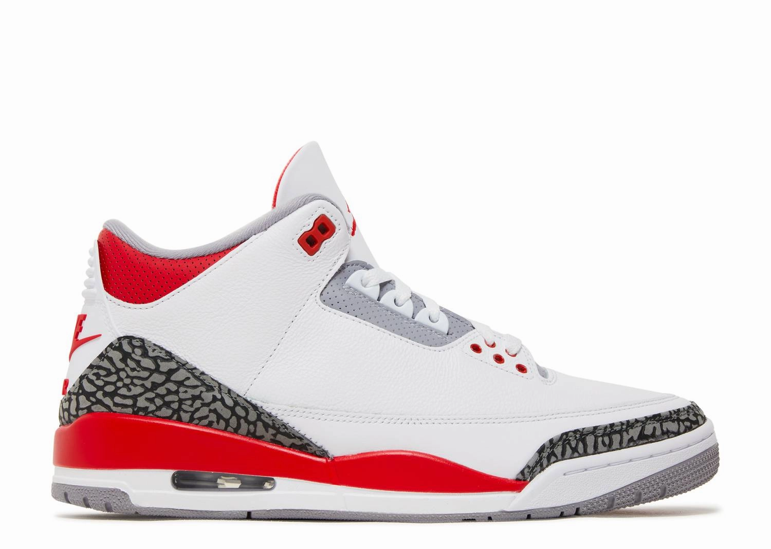 Sneakers Bar Janesville Wi Air Jordan 3 Retro "Fire Red" 2022 (Myrtle Beach Location)