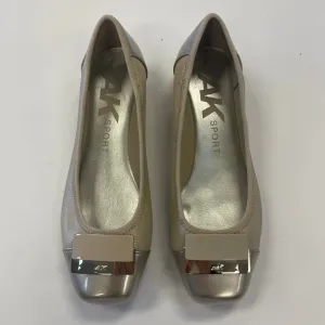 Flat Shoes Running Shoes Flats By Anne Klein In Tan, Size: 6