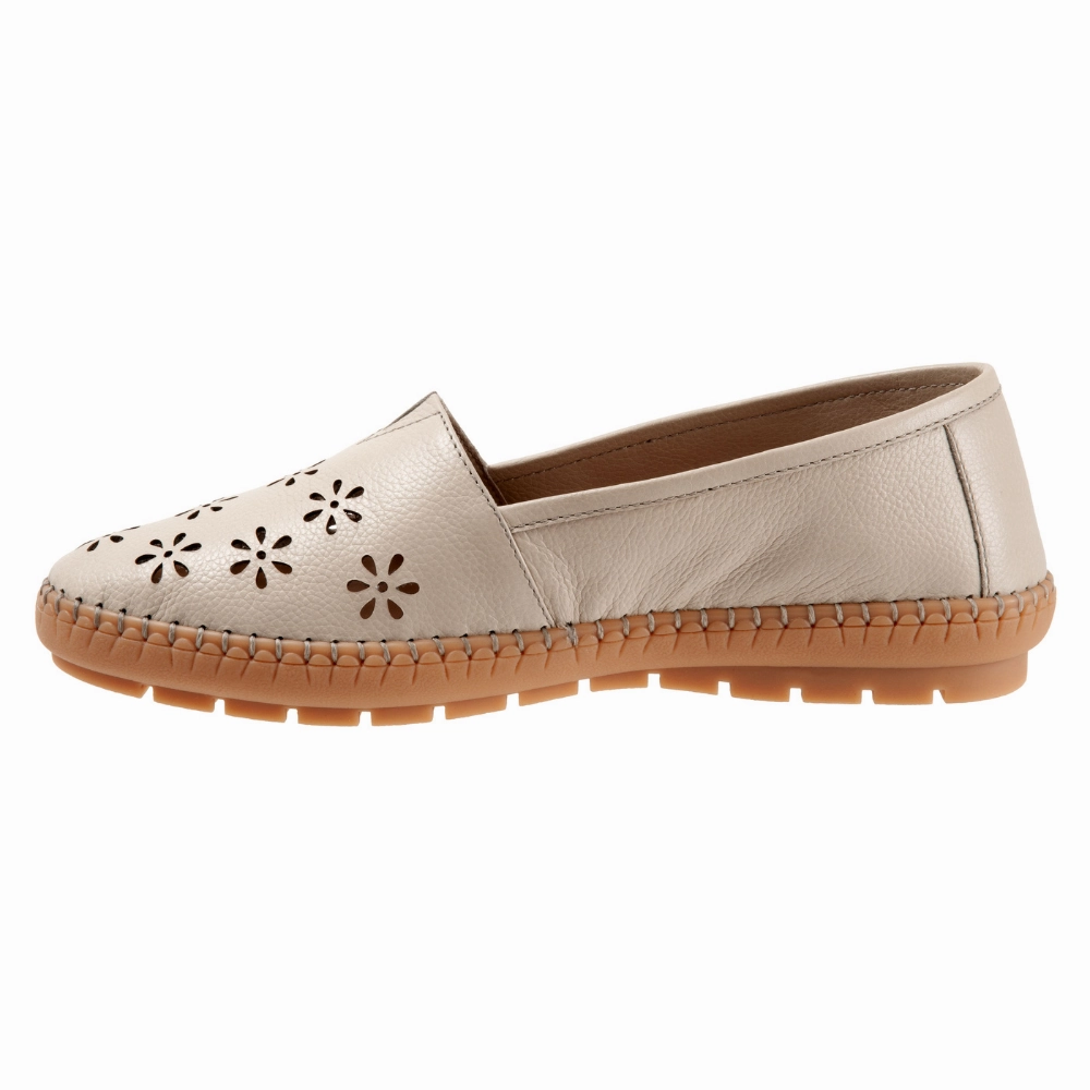 Trotters Rosie Ivory Leather Slip-On (Women's) Docker Casual Shoes