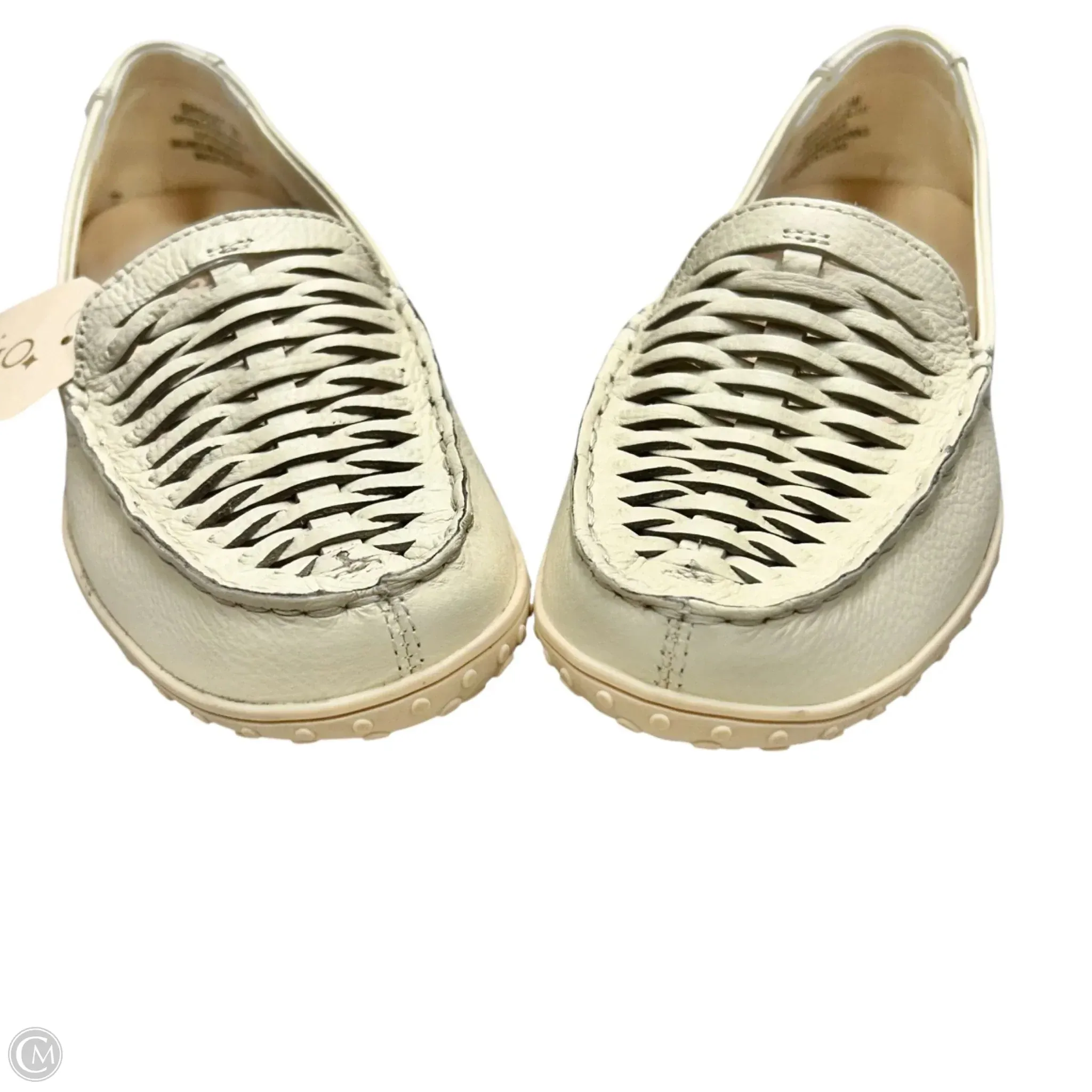 Shoes Flats By Bare Traps In Ivory, Size: 5 Best Shoes For Both Formal And Casual