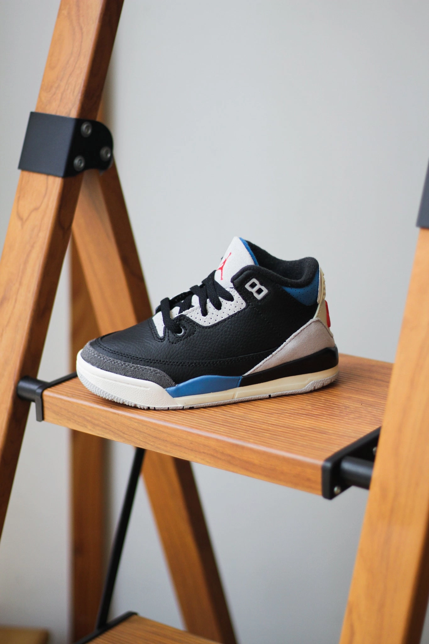 JORDAN 3 RETRO (PS) "BLACK/CHILE RED-NEUTRAL GREY" Salomon Sneakers Xt-6