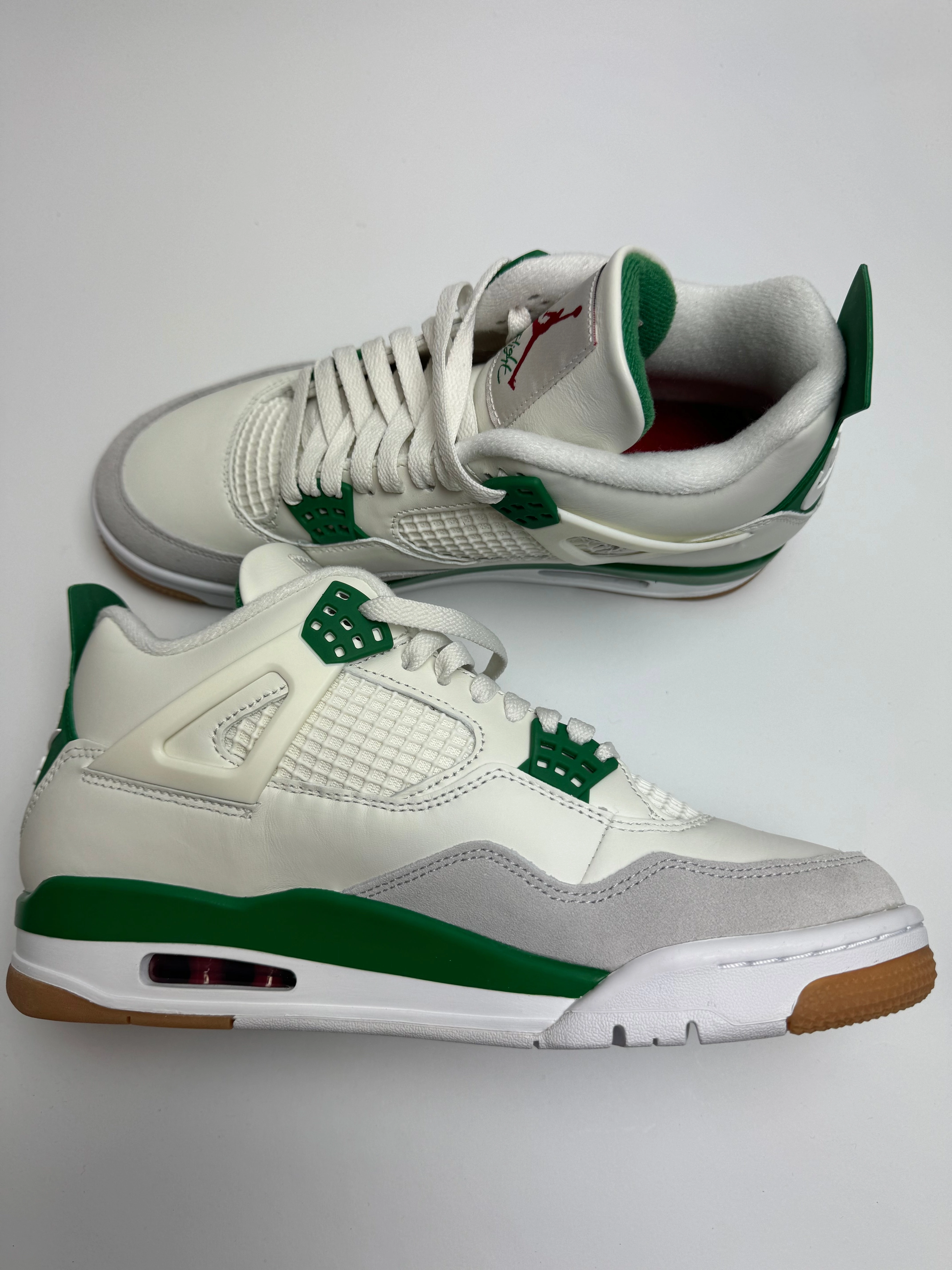 Sneakers At Wedding Air Jordan 4 SB "Pine Green"