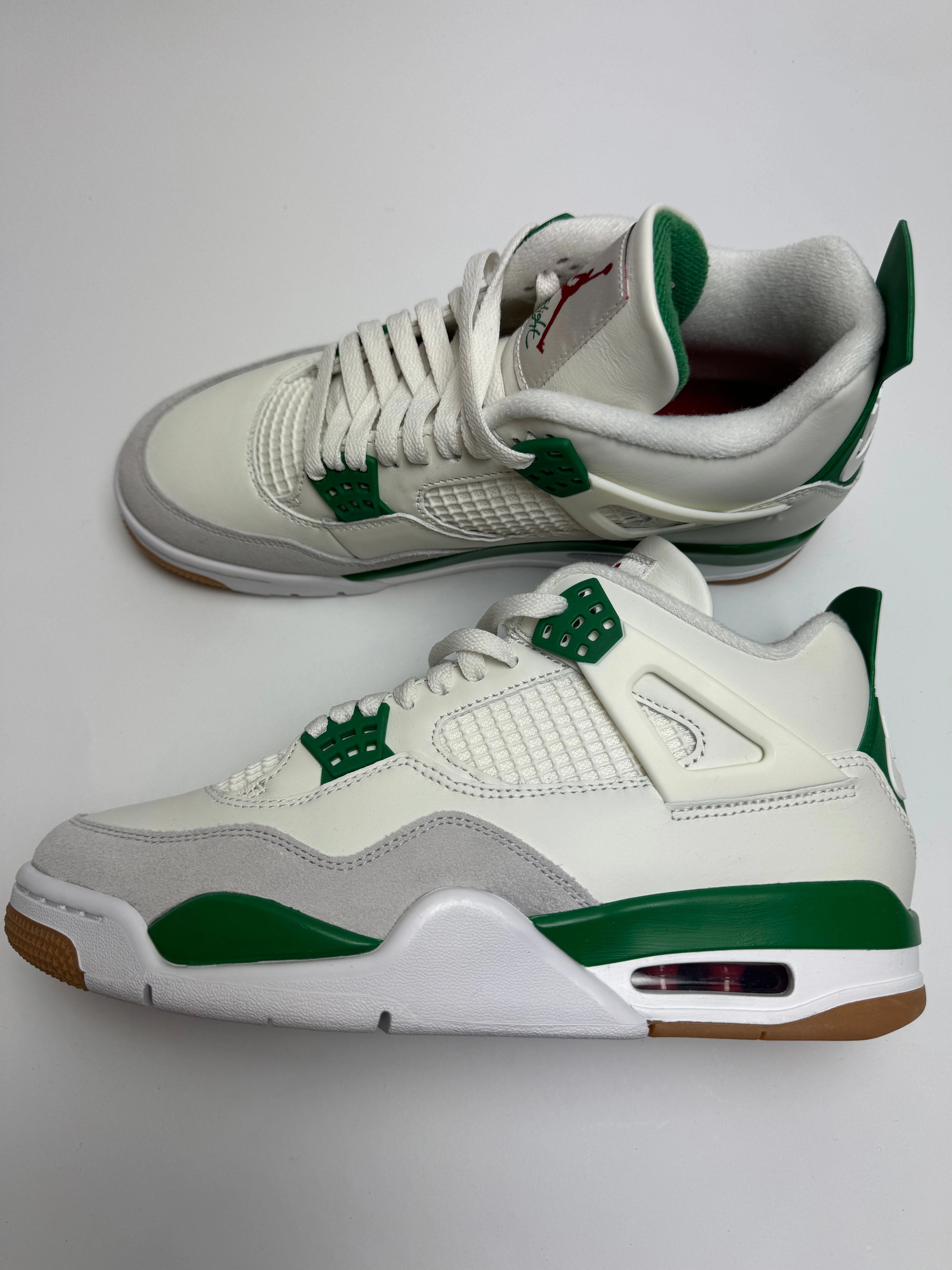 Air Jordan 4 SB "Pine Green" Old Sneakers