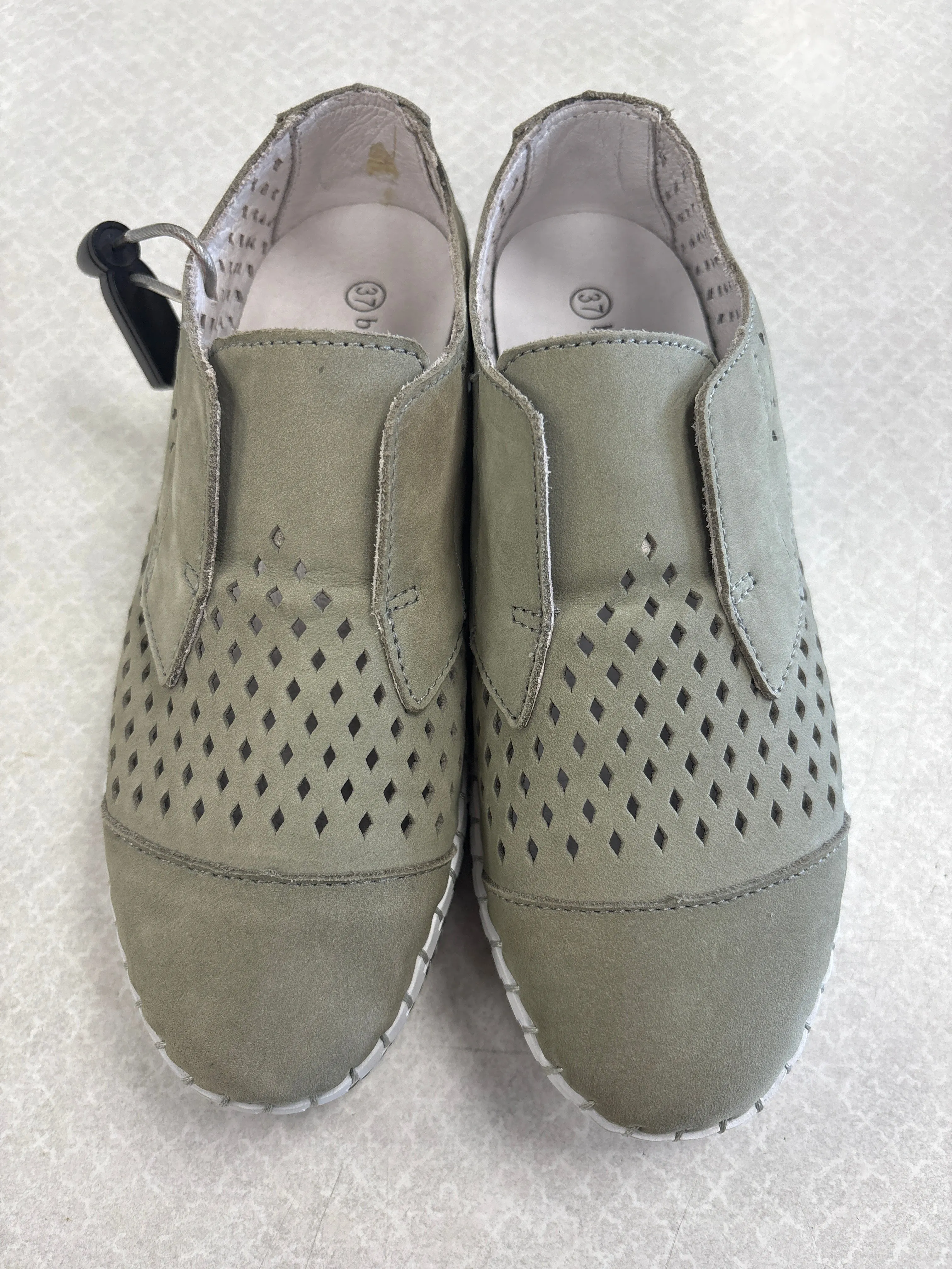 Best Stylish Shoes For Flat Feet SHOES FLATS by BERNIE MEV In GREEN, Size: 6.5