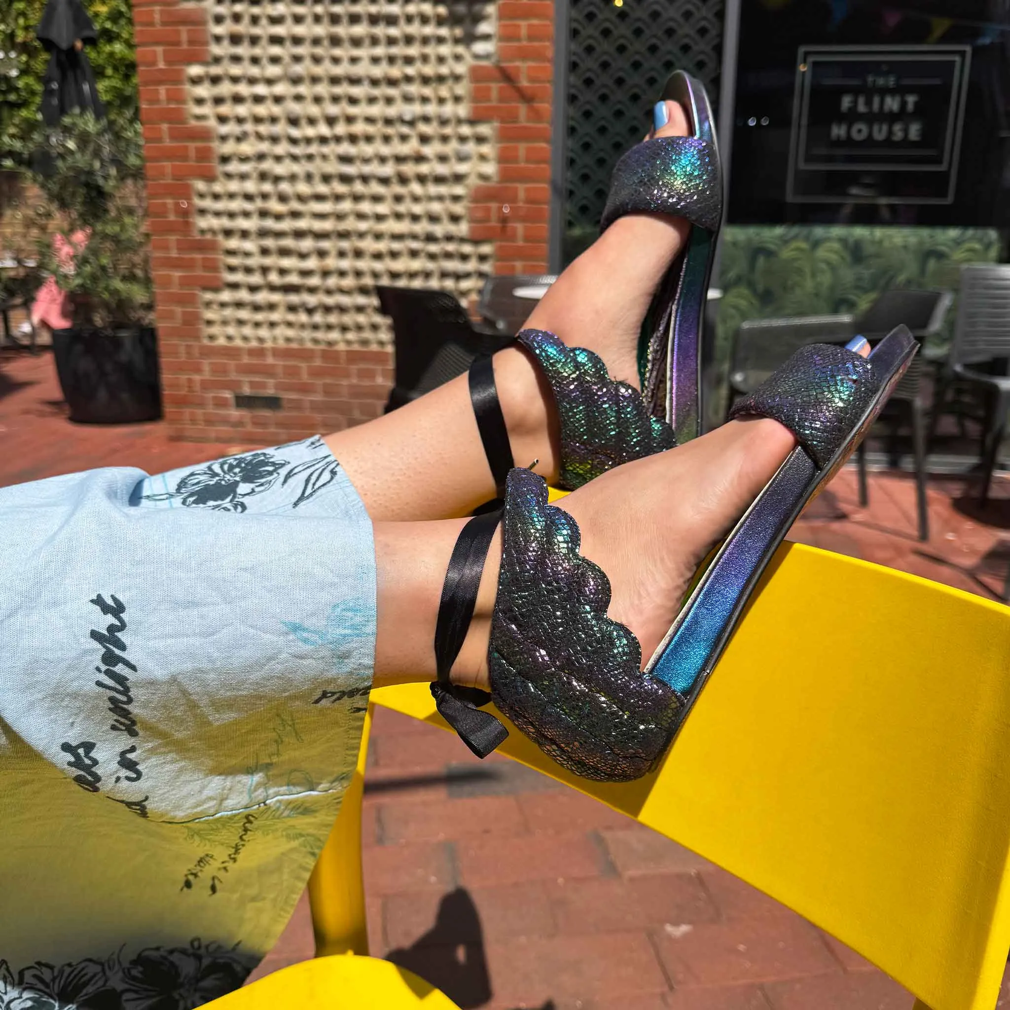 Winging It Separator Sandals