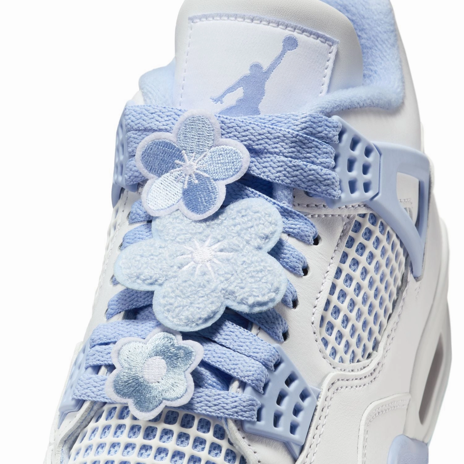 Wmns Air Jordan 4 Retro 'Forget Me Not' Teddy Bear Sneakers