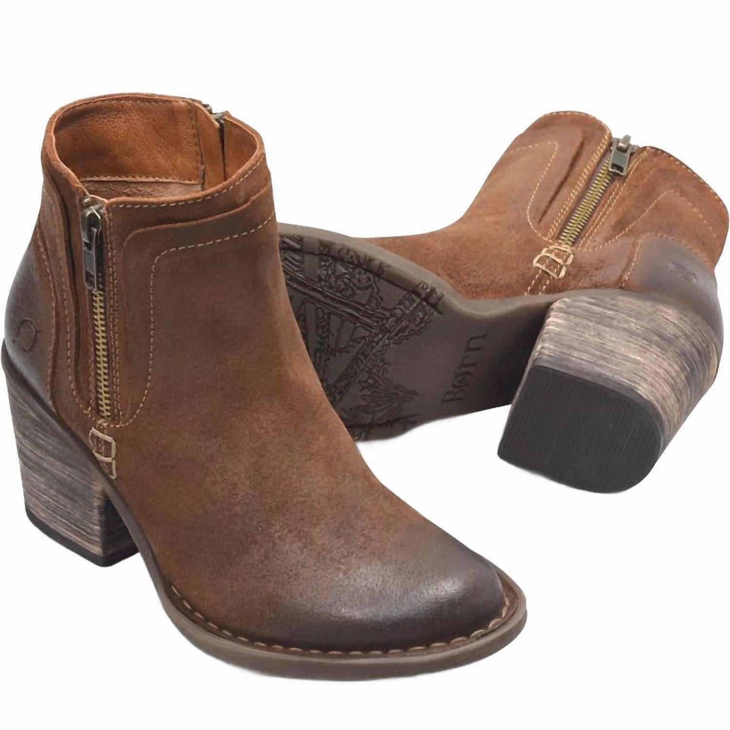Women's Alana Heeled Boot In Brown No Boundaries Boots