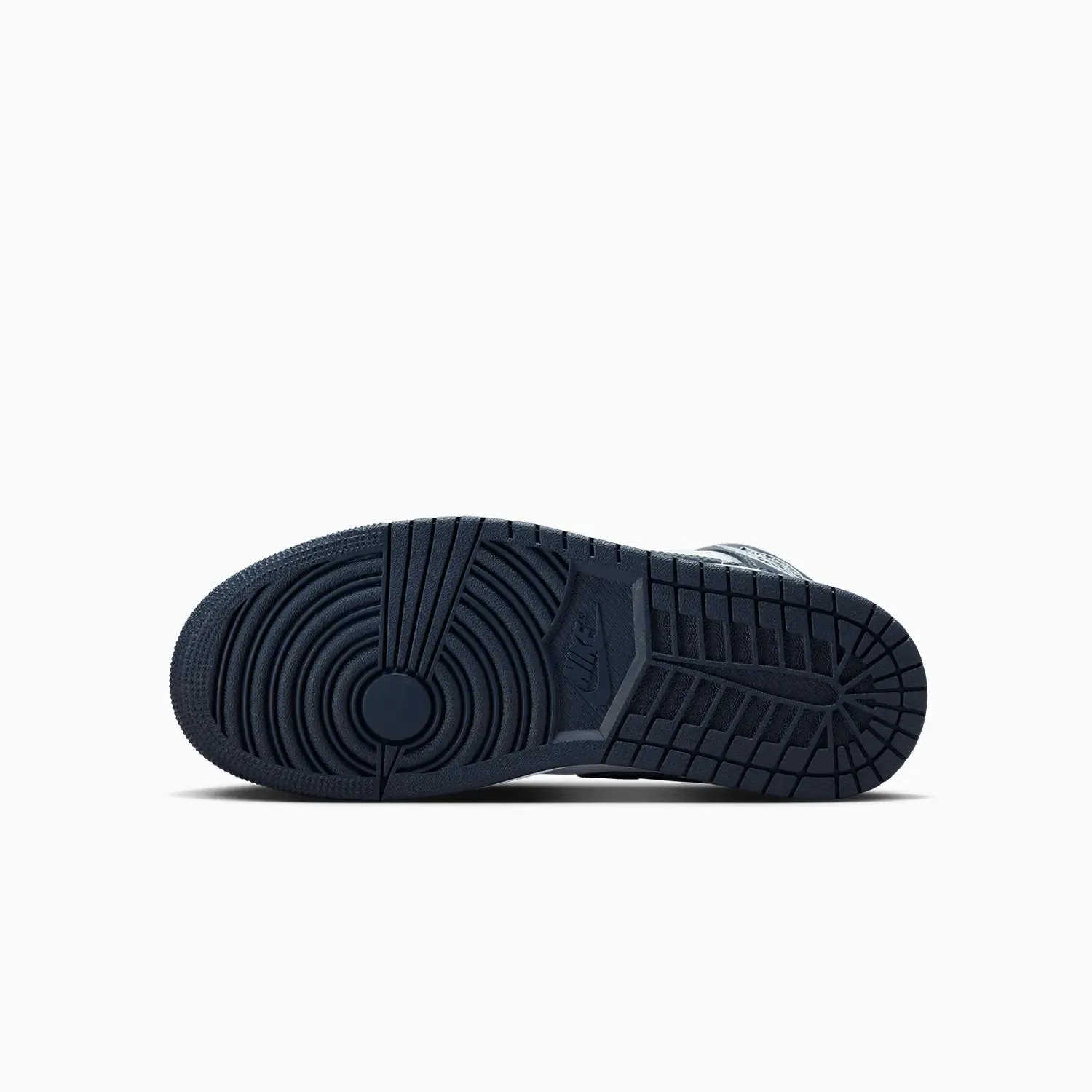 Curves Sneakers Women's Air Jordan 1 Mid SE "Football Grey"