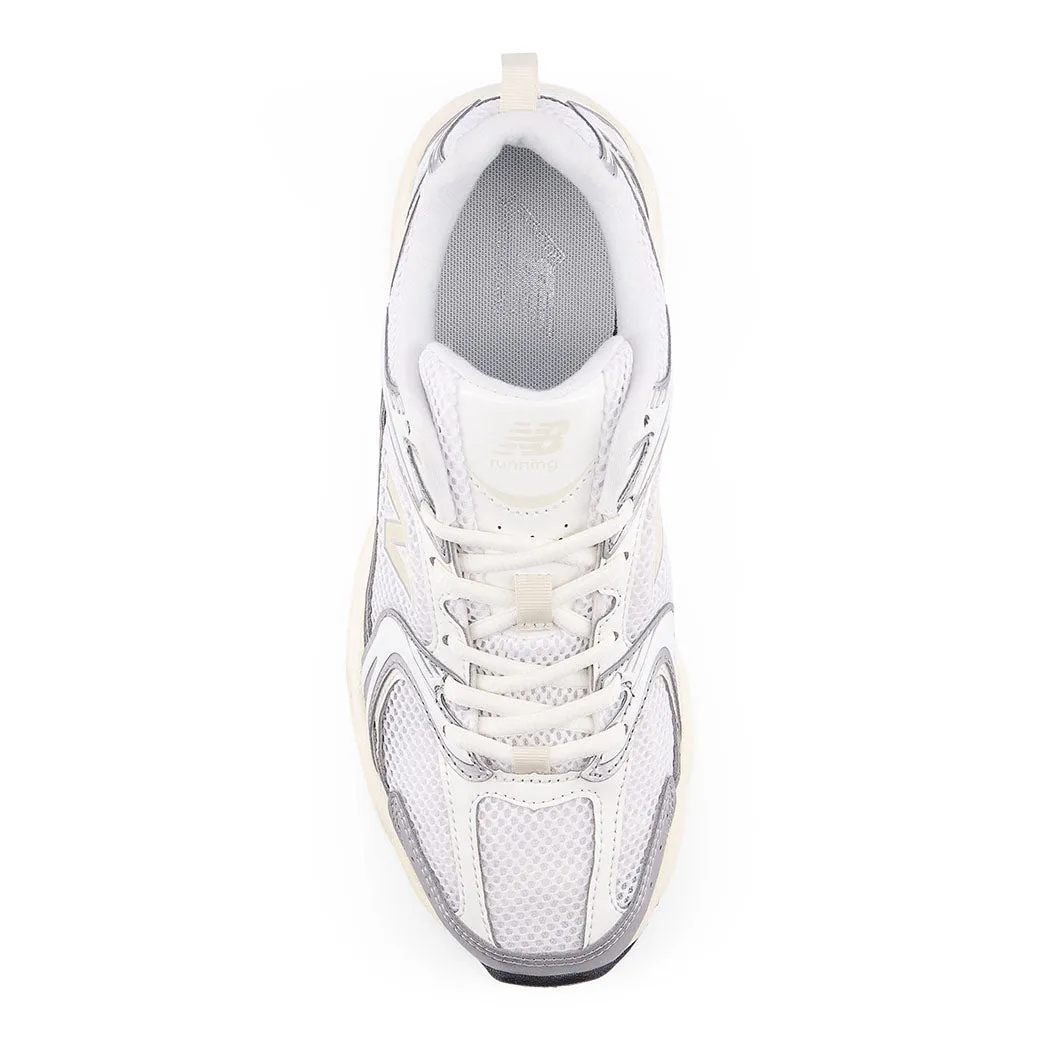 Womens New Balance 530 in Silver Metalic/Linen New Balance 9060 Lace