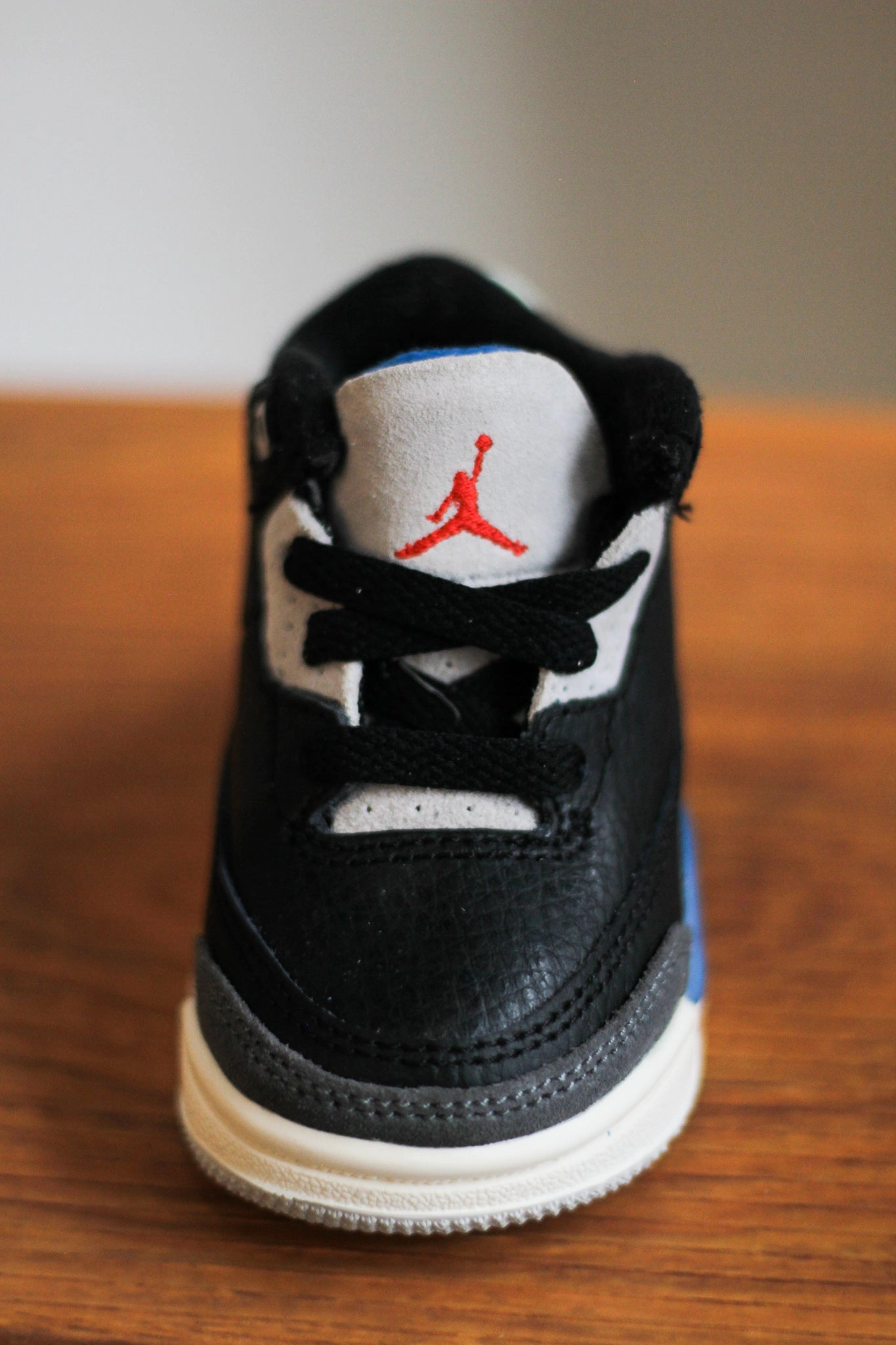 JORDAN 3 RETRO (TD) "BLACK/CHILE RED-NEUTRAL GREY" Sperry Slip On Sneakers